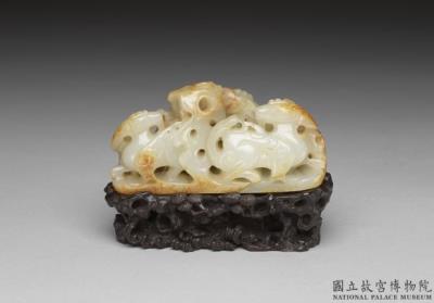 图片[3]-Jade brush stand in the shape of an auspicious beast, Ming dynasty (1368-1644)-China Archive